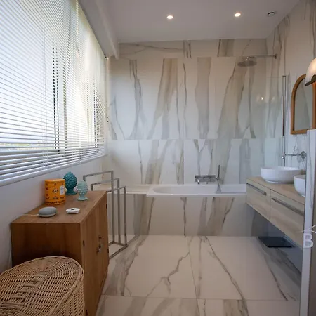 Smart Flat In Sea View Ac Parking And Pool Апартаменты