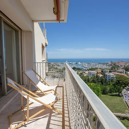 Appartement Smart Flat In Sea View Ac Parking And Pool