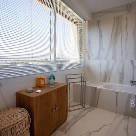 Smart Flat In Sea View Ac Parking And Pool Apartment *