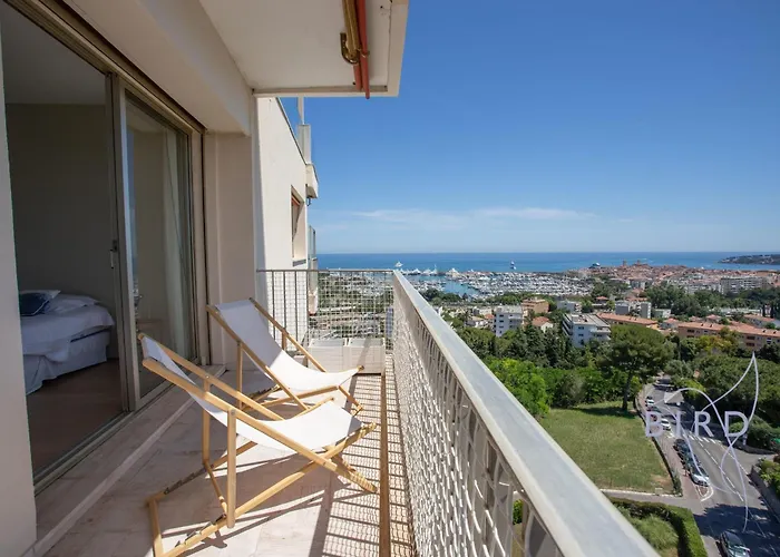 Daire Smart Flat In Sea View Ac Parking And Pool