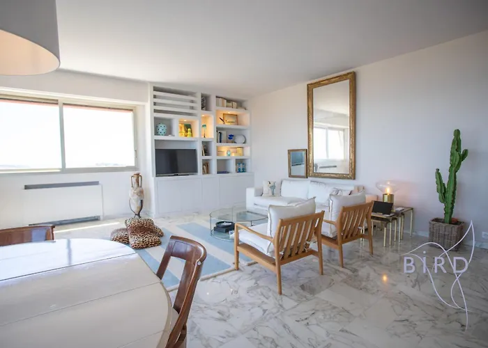 Smart Flat In Sea View Ac Parking And Pool Daire