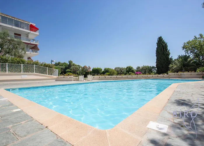 Daire Smart Flat In Sea View Ac Parking And Pool Antibes